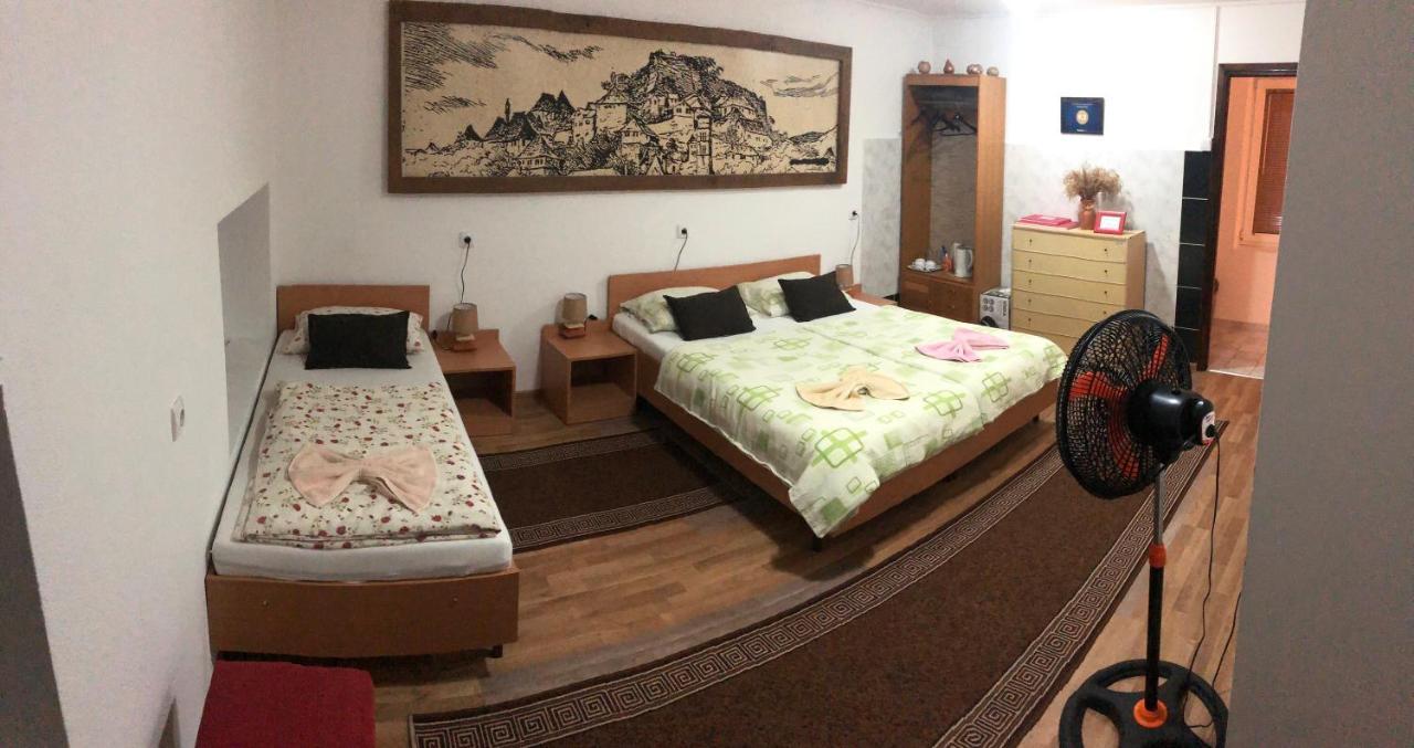 Prenociste Gany Hotel Jajce Bagian luar foto