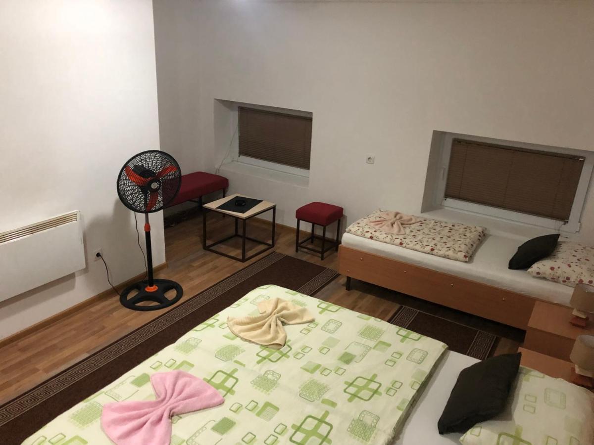 Prenociste Gany Hotel Jajce Bagian luar foto